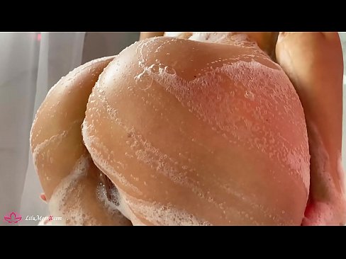 ❤️ Brunette masturboi pillua vibraattorilla intensiiviseen orgasmiin suihkussa Porno at us fi.xxxdesichudai.ru